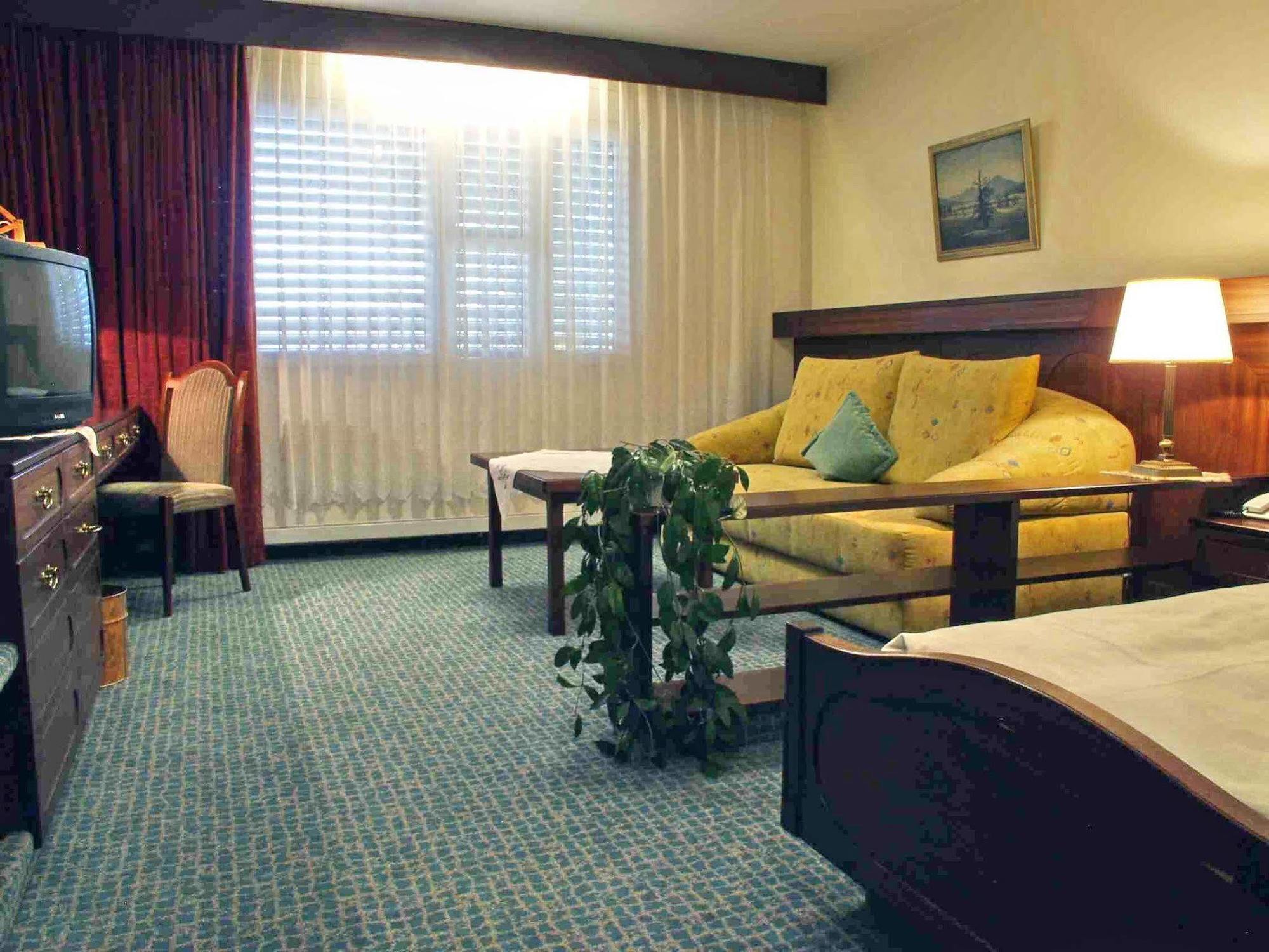 Akzent Hotel Restaurant Altdorfer Hof Weingarten  Ruang foto